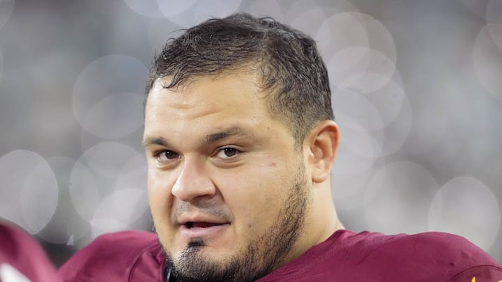 Sep 11, 2025; Green Bay, Wisconsin, USA; Washington Commanders guard Nick Allegretti (67) prior to the game against the Green Bay Packers at Lambeau Field. Mandatory Credit: Jeff Hanisch-Imagn Images Sep 11, 2025; Green Bay, Wisconsin, USA; Washington Commanders guard Nick Allegretti (67) prior to the game against the Green Bay Packers at Lambeau Field. Mandatory Credit: Jeff Hanisch-Imagn Images
