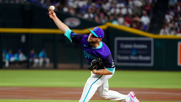 Diamondbacks pitcher Corbin Burnes (39) pitches against the Dodgers during a game at Chase Field on May 10, 2025, in Phoenix.