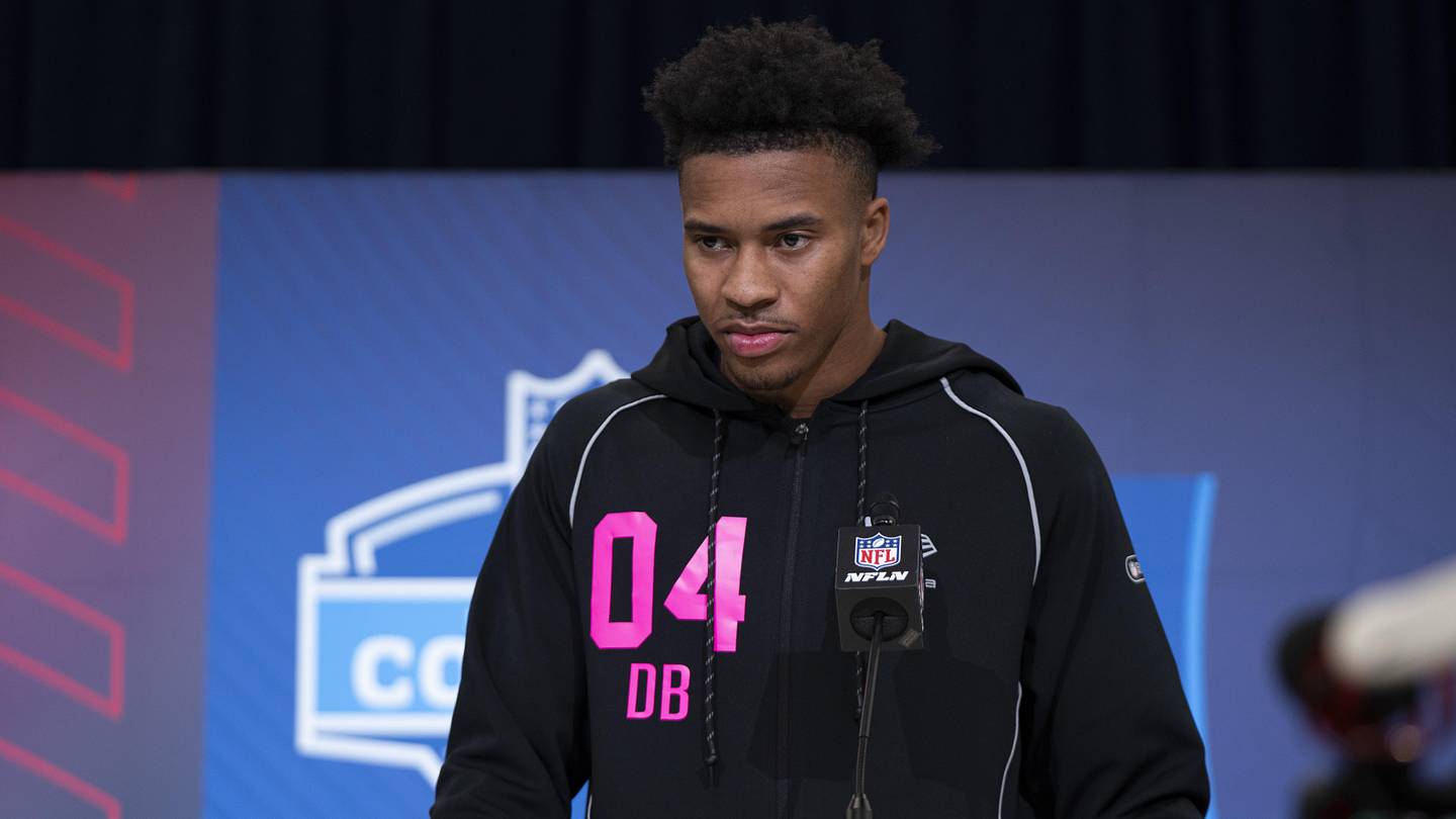 Packers Have No-Brainer Decision at Pick 52 if CB Drops to Them