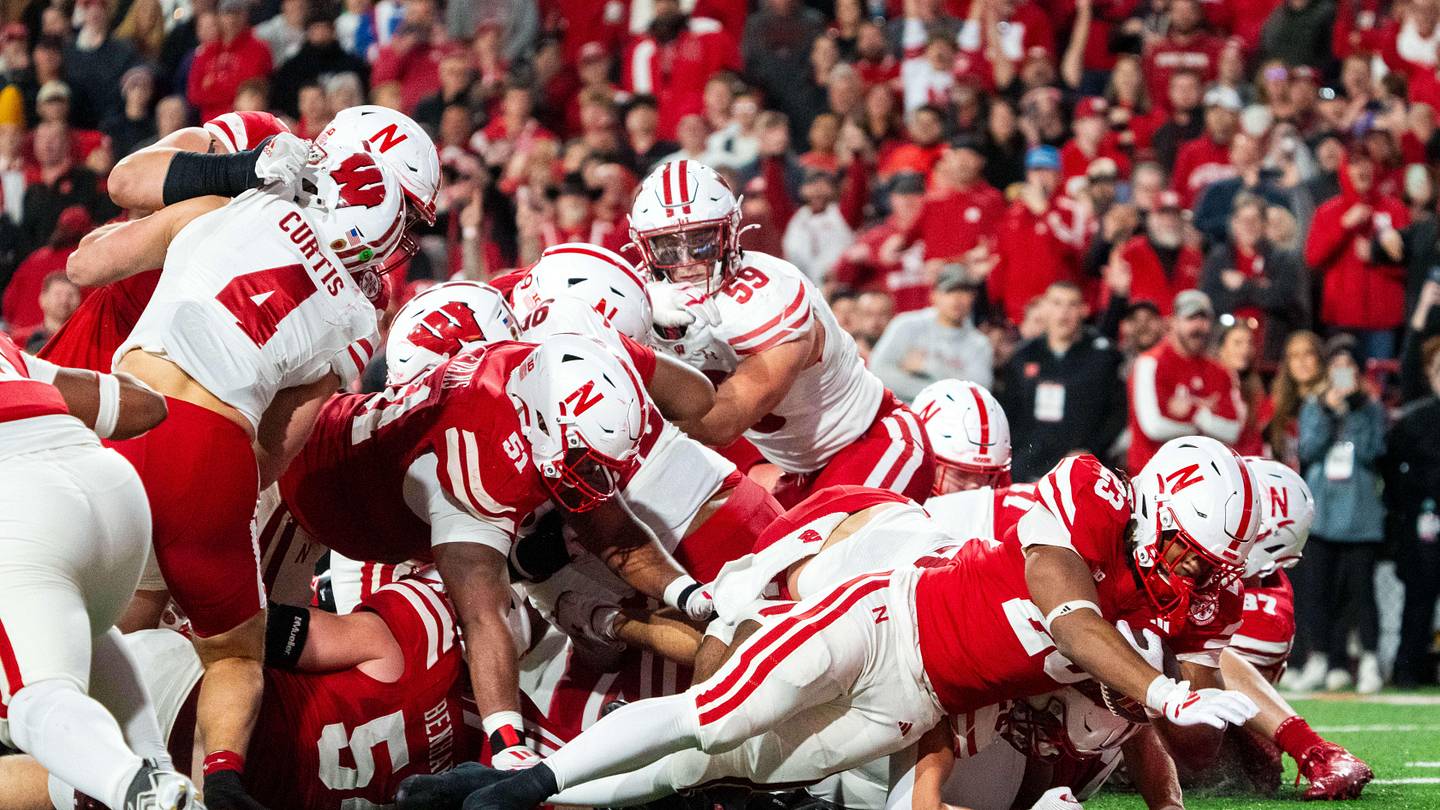 Badgers football collapses in blowout loss at Nebraska