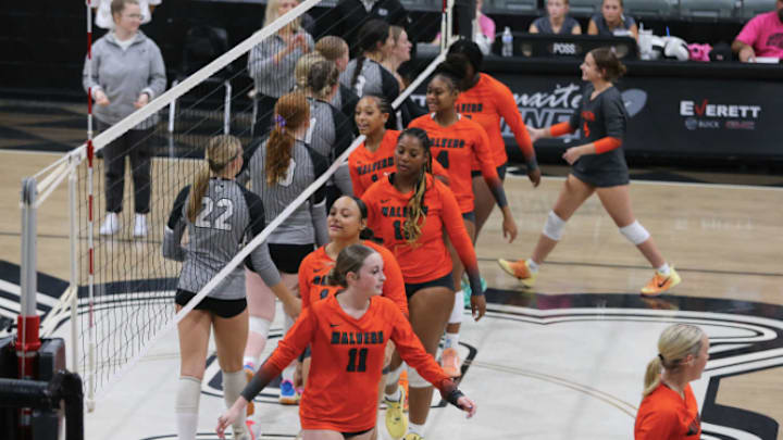 Bauxite vs. Malvern in Arkansas Varsity high school volleyball clash Aug. 26, 2025