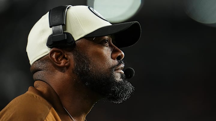 Tennessee Titans v Pittsburgh Steelers