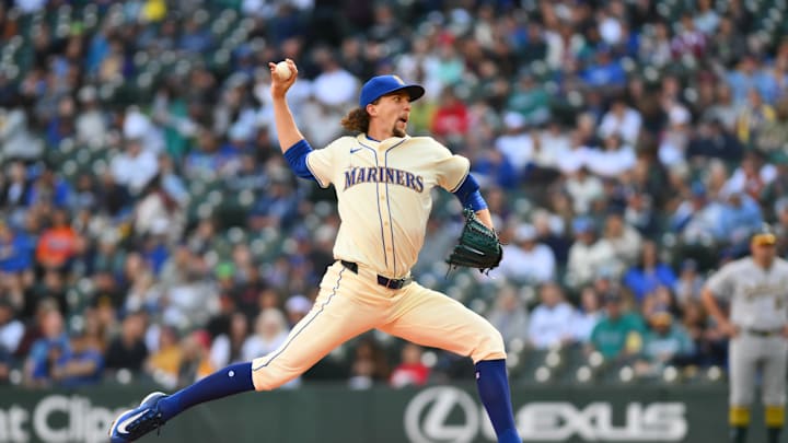 Seattle Mariners starting pitcher Logan Gilbert (36) pitches to the Oakland Athletics during the first inning at T-Mobile Park on Sept 29.