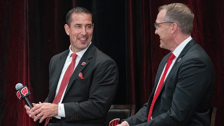 Luke Fickell, Chris McIntosh, Wisconsin Badgers. (Mark Hoffman / Milwaukee Journal Sentinel / USA TODAY NETWORK) Luke Fickell, Chris McIntosh, Wisconsin Badgers. (Mark Hoffman / Milwaukee Journal Sentinel / USA TODAY NETWORK)