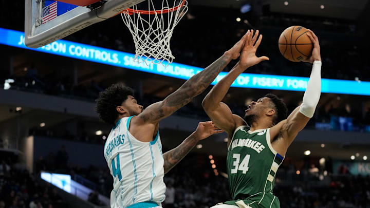 Charlotte Hornets v Milwaukee Bucks