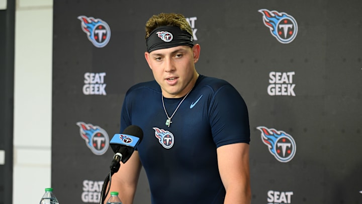 Tennessee Titans tight end Gunnar Helm talks with reporters after his first day of rookie mini camp. Mandatory Credit: Steve Roberts-Imagn Images