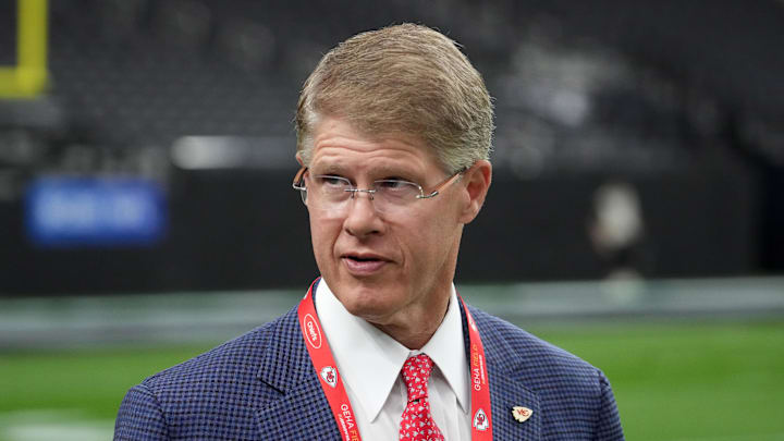 Jan 4, 2026; Paradise, Nevada, USA; Kansas City Chiefs owner Clark Hunt arrives before the game against the Las Vegas Raiders at Allegiant Stadium. Mandatory Credit: Kirby Lee-Imagn Images Jan 4, 2026; Paradise, Nevada, USA; Kansas City Chiefs owner Clark Hunt arrives before the game against the Las Vegas Raiders at Allegiant Stadium. Mandatory Credit: Kirby Lee-Imagn Images