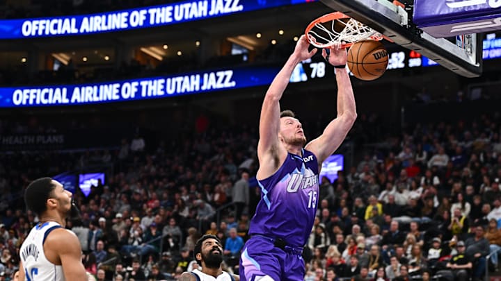 Nov 30, 2024; Salt Lake City, Utah, USA;  Utah Jazz forward Drew Eubanks (15) dunks in the second half against the Dallas Mavericks at Delta Center. 