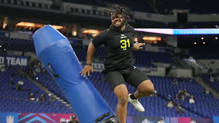 Feb 27, 2025; Indianapolis, IN, USA; South Carolina defensive lineman TJ Sanders (DL31) participates in drills during the 2025 NFL Combine at Lucas Oil Stadium. Mandatory Credit: Kirby Lee-Imagn Images