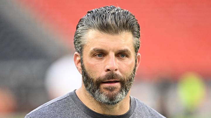 Cleveland Browns defensive coordinator Mike Rutenberg before the game.