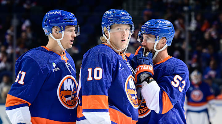 Winnipeg Jets v New York Islanders Winnipeg Jets v New York Islanders