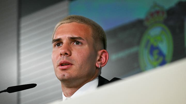 Mastantuono em entrevista de apresentação do Real Marid