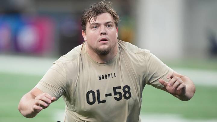 Mar 3, 2024; Indianapolis, IN, USA; Oregon offensive lineman Jackson Powers-Johnson (OL58) during the 2024 NFL Combine at Lucas Oil Stadium. Mandatory Credit: Kirby Lee-USA TODAY Sports Mar 3, 2024; Indianapolis, IN, USA; Oregon offensive lineman Jackson Powers-Johnson (OL58) during the 2024 NFL Combine at Lucas Oil Stadium. Mandatory Credit: Kirby Lee-USA TODAY Sports