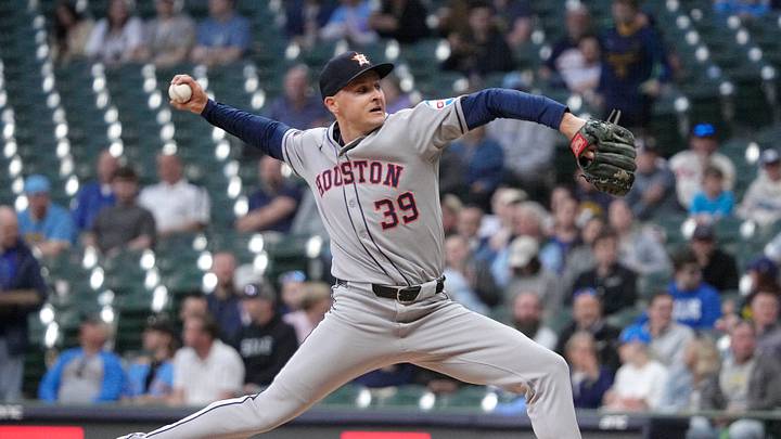 May 6, 2025; Milwaukee, Wisconsin, USA; Houston Astros pitcher Hayden Wesneski (39) pitches in the fourth inning against the Milwaukee Brewers at American Family Field. Mandatory Credit: Michael McLoone-Imagn Images