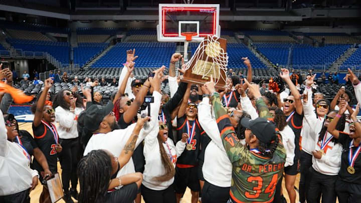 Lancaster won the Class 6A Division 2 title on Saturday night in San Antonio.