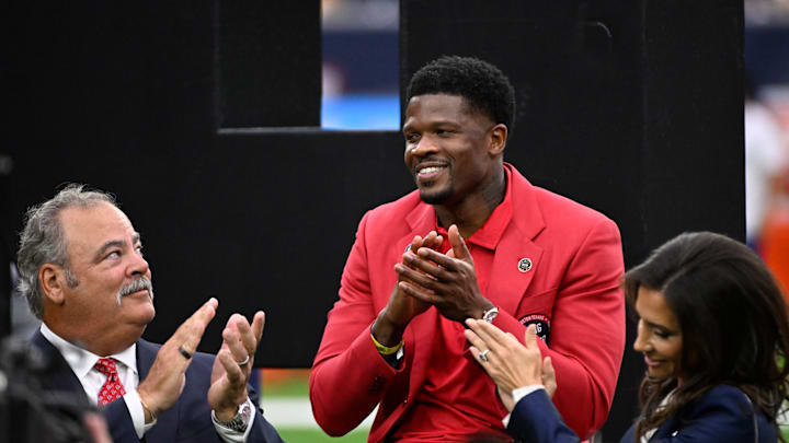 Former Houston WR Andre Johnson honored before a home game against the Pittsburgh Steelers