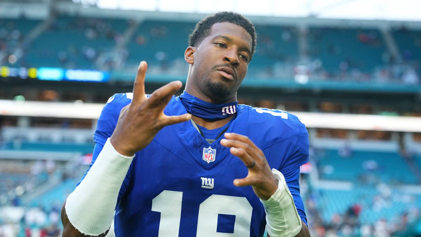 9 Winners and 3 Losers From the Giants' 26-3 Preseason Rout of the Dolphins - Sports Illustrated
