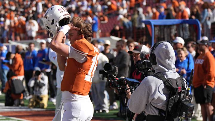 After a slow start against Florida, Arch Manning had moments in which it looked like he’d lead another fourth-quarter comeback win for Texas, before a late fumble sealed the Longhorns’ fate. After a slow start against Florida, Arch Manning had moments in which it looked like he’d lead another fourth-quarter comeback win for Texas, before a late fumble sealed the Longhorns’ fate.
