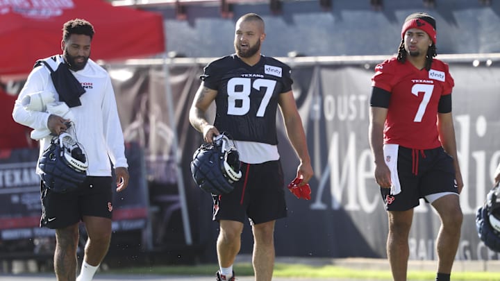 Jul 23, 2025; Houston, TX, USA;  Houston Texans tight end Cade Stover (87) during training camp at Houston Methodist Training Center. Mandatory Credit: Troy Taormina-Imagn Images