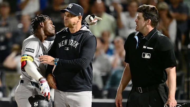Jazz Chisholm Jr. fue expulsado por el umpire John Bacon