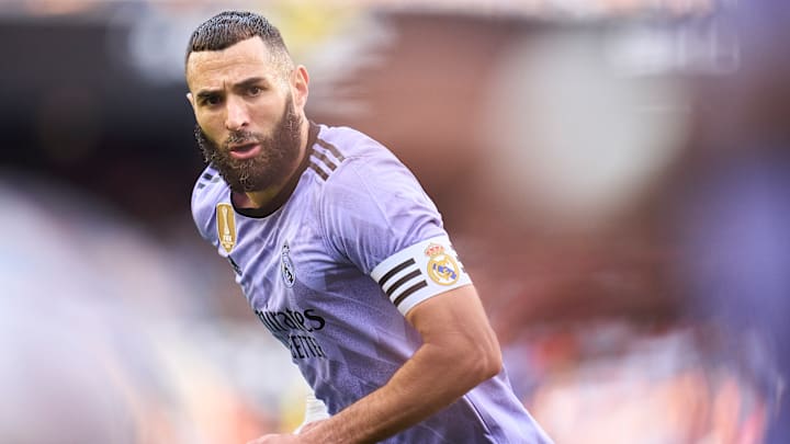 Karim Benzema rend hommage au RC Lens. Karim Benzema rend hommage au RC Lens.