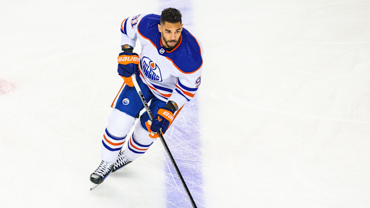 Edmonton Oilers left wing Evander Kane (91)