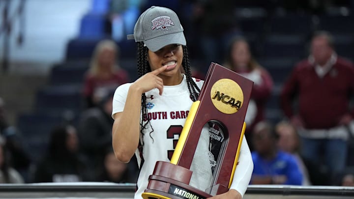 South Carolina basketball alum Destanni Henderson