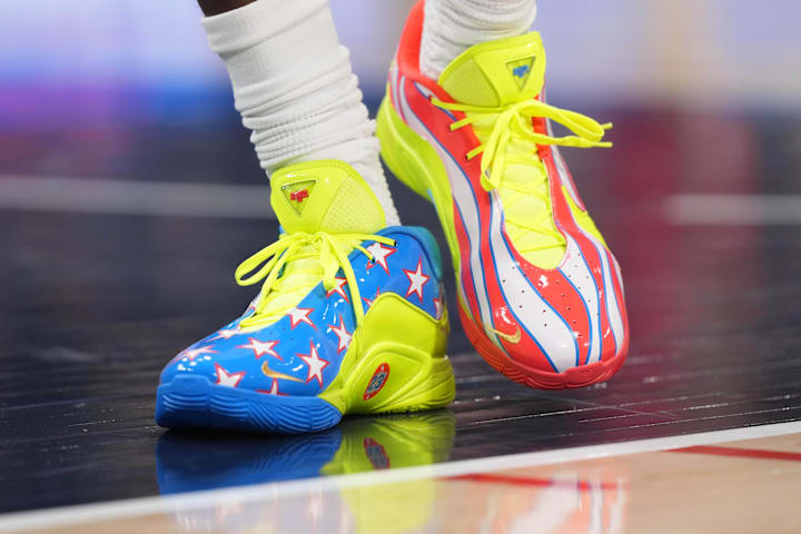 lebron james shoes last night game