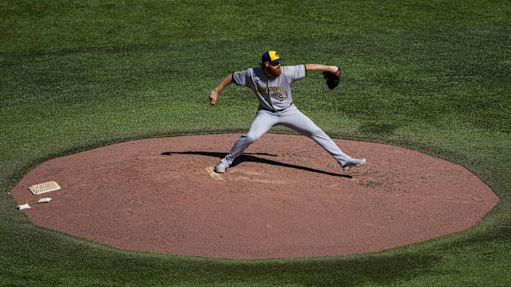 Aug 31, 2025; Toronto, Ontario, CAN; Milwaukee Brewers pitcher Brandon Woodruff (53) pitches to the Toronto Blue Jays during the fifth inning at Rogers Centre. Mandatory Credit: Kevin Sousa-Imagn Images Aug 31, 2025; Toronto, Ontario, CAN; Milwaukee Brewers pitcher Brandon Woodruff (53) pitches to the Toronto Blue Jays during the fifth inning at Rogers Centre. Mandatory Credit: Kevin Sousa-Imagn Images