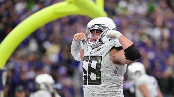 Oct 14, 2023; Seattle, Washington, USA; Oregon Ducks offensive lineman Jackson Powers-Johnson (58) Oct 14, 2023; Seattle, Washington, USA; Oregon Ducks offensive lineman Jackson Powers-Johnson (58)