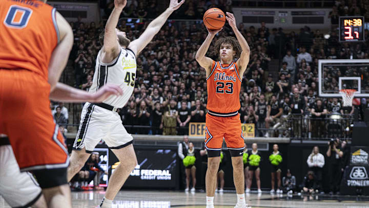 Illinois is a big home favorite against Washington on Thursday night.