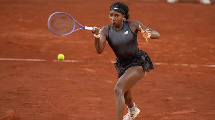 Coco Gauff is favored against Anastasia Potapova in the third round of the French Open.