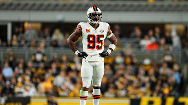 Cleveland Browns v Pittsburgh Steelers