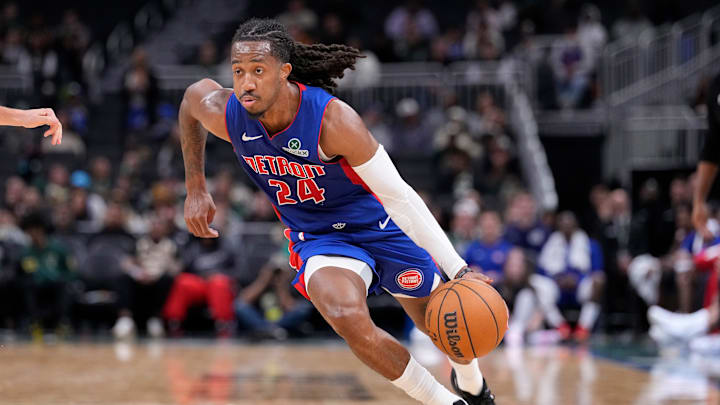 Detroit Pistons v Milwaukee Bucks