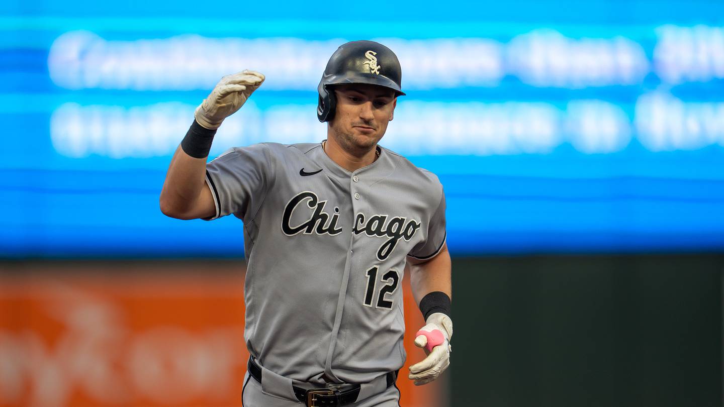 Colson Montgomery Snaps Out of Slump to Will White Sox to Win Over Twins