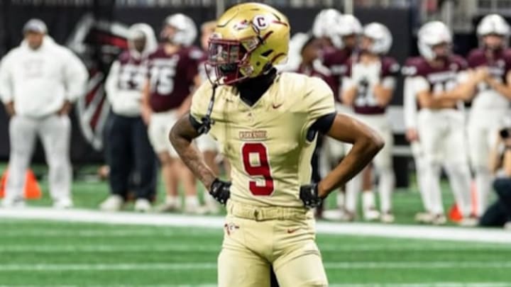 Tennessee Volunteers commit Carter Jamison on the field with Creekside