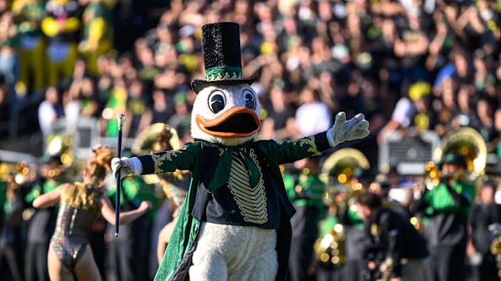 Oct 12, 2024; Eugene, Oregon, USA; Oregon Ducks mascot The Duck performs for the crowd before the game against the Ohio State Buckeyes at Autzen Stadium. Mandatory Credit: Craig Strobeck-Imagn Images Oct 12, 2024; Eugene, Oregon, USA; Oregon Ducks mascot The Duck performs for the crowd before the game against the Ohio State Buckeyes at Autzen Stadium. Mandatory Credit: Craig Strobeck-Imagn Images