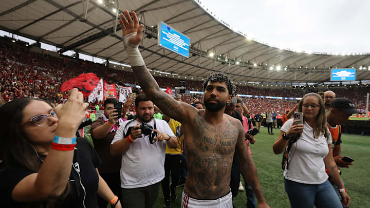 Atacante de 28 anos fez gol no jogo de despedida pelo Flamengo, contra o Vitória
