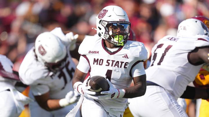 Aug 30, 2025; Los Angeles, California, USA; Missouri State Bears wide receiver Dash Luke (1) carries the ball against the Southern California Trojans in the first half at United Airlines Field at Los Angeles Memorial Coliseum. Mandatory Credit: Kirby Lee-Imagn Images Aug 30, 2025; Los Angeles, California, USA; Missouri State Bears wide receiver Dash Luke (1) carries the ball against the Southern California Trojans in the first half at United Airlines Field at Los Angeles Memorial Coliseum. Mandatory Credit: Kirby Lee-Imagn Images