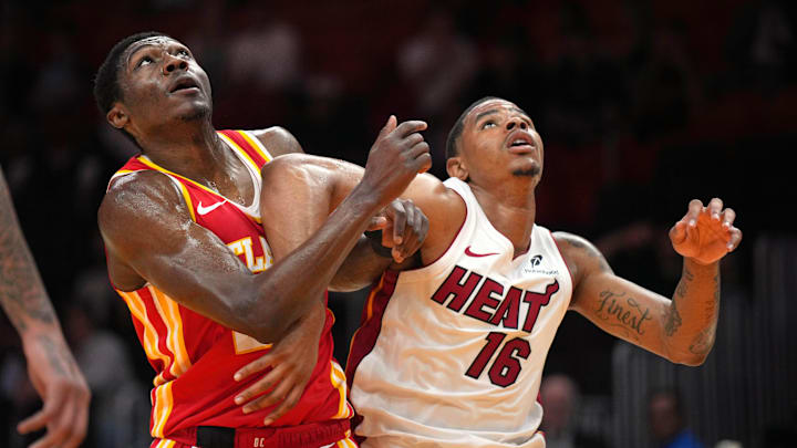 Oct 16, 2024; Miami, Florida, USA; Atlanta Hawks guard Daeqwon Plowden (29) and Miami Heat forward Keshad Johnson (16) battle for rebound position in the second half at Kaseya Center. Mandatory Credit: Jim Rassol-Imagn Images Oct 16, 2024; Miami, Florida, USA; Atlanta Hawks guard Daeqwon Plowden (29) and Miami Heat forward Keshad Johnson (16) battle for rebound position in the second half at Kaseya Center. Mandatory Credit: Jim Rassol-Imagn Images