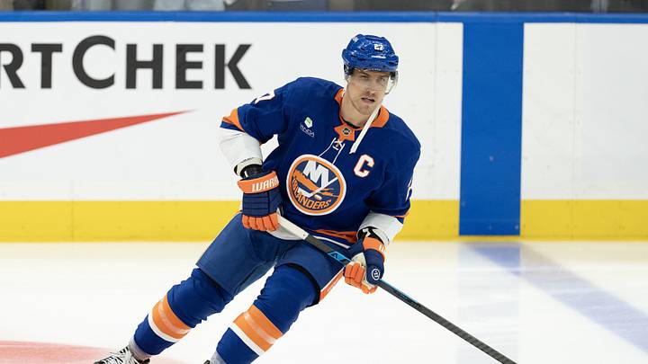 Mar 17, 2026; Toronto, Ontario, CAN; New York Islanders left wing Anders Lee (27) skates during the warmup before a game against the Toronto Maple Leafs at Scotiabank Arena. Mandatory Credit: Nick Turchiaro-Imagn Images