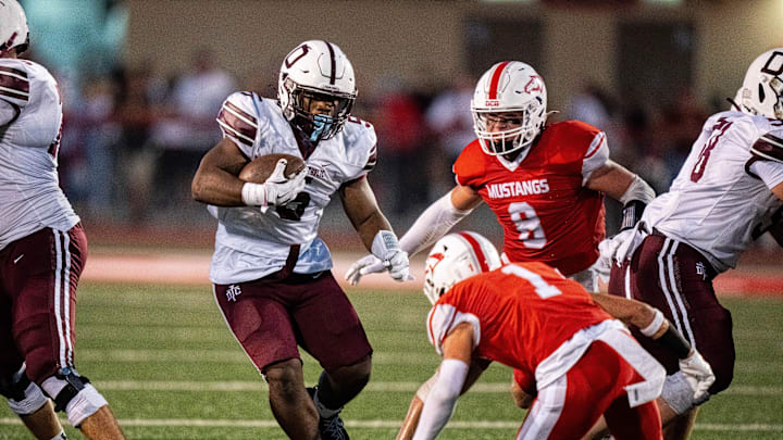 Scenes from Dallas Center-Grimes vs Dowling Catholic