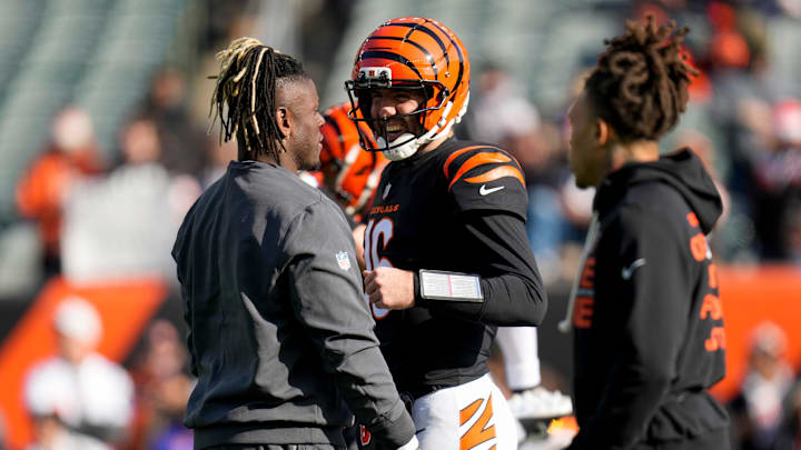 Cincinnati Bengals quarterback Joe Flacco (16) catches up with former teammates before the first quarter of the NFL Week 18 game between the Cincinnati Bengals and the Cleveland Browns at Paycor Stadium in Downtown Cincinnati on Sunday, Jan. 4, 2026.
