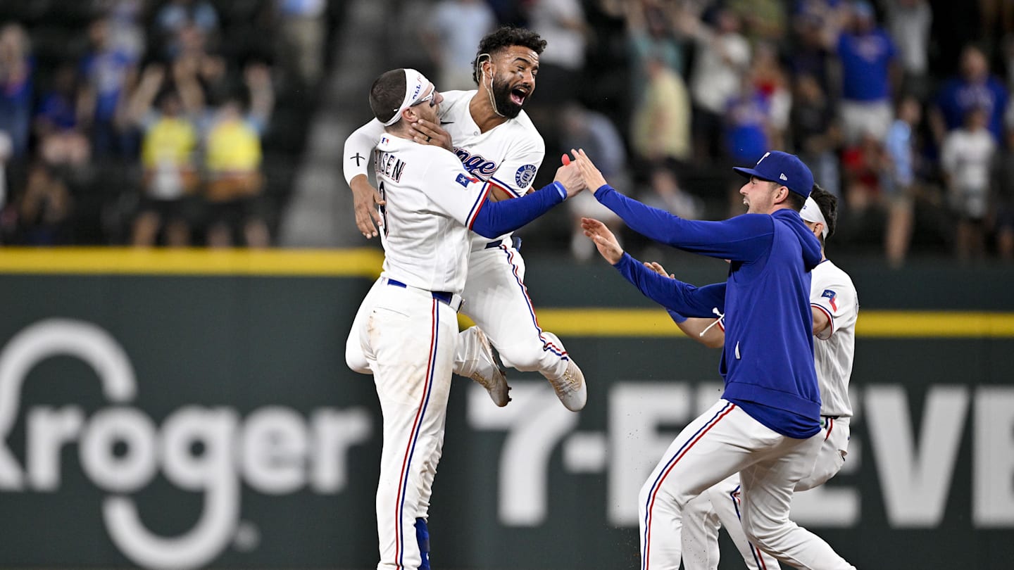 Rangers Finally Find the Magic in Series with Diamondbacks