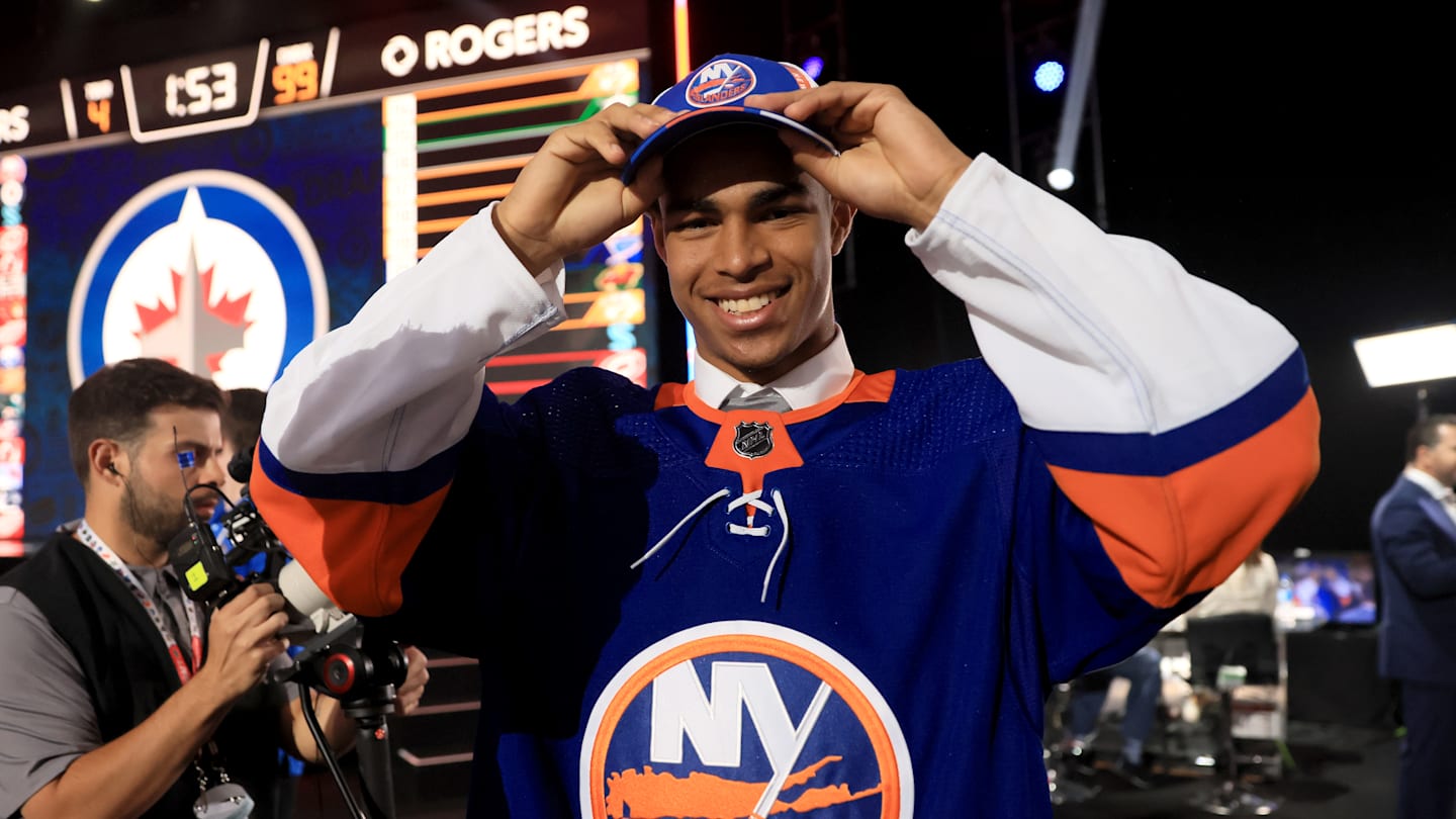 Who will end up as the NY Islanders 7th defenseman for the 2025/26 season?