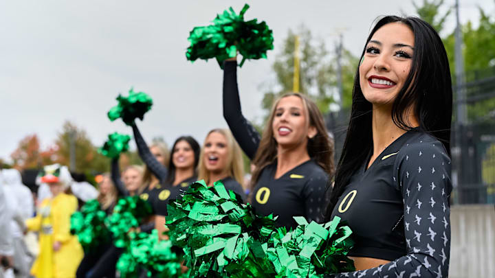 Oregon Ducks schedule football rutgers SHI Stadium color wear fans dan lanning cheerleader uniforms dante moore dakorien 