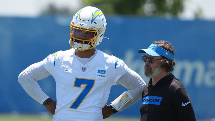 Jun 16, 2026, El Segundo, California; Los Angeles Chargers quarterback DJ Uiagalelei (7) and quarterbacks coach Shane Day during minicamp at The Bolt. Mandatory Credit: Kirby Lee-Imagn Images Jun 16, 2026, El Segundo, California; Los Angeles Chargers quarterback DJ Uiagalelei (7) and quarterbacks coach Shane Day during minicamp at The Bolt. Mandatory Credit: Kirby Lee-Imagn Images