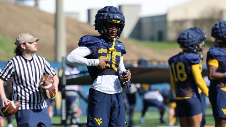 West Virginia redshirt junior defensive back Ayden Garnes