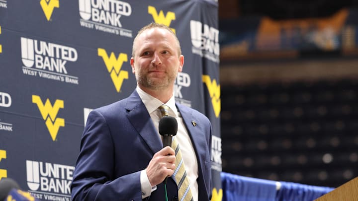 Darian DeVries introductory press conference.