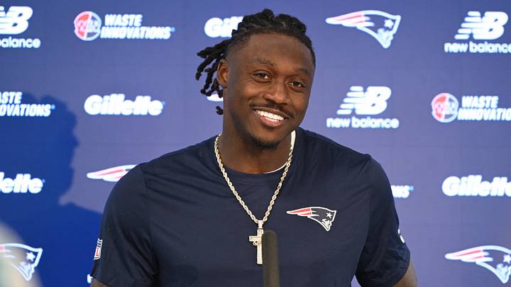 New England Patriots wide receiver A.J. Brown New England Patriots wide receiver A.J. Brown